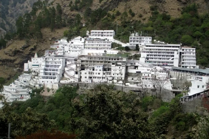 Himachal with Vaishno Devi Tour